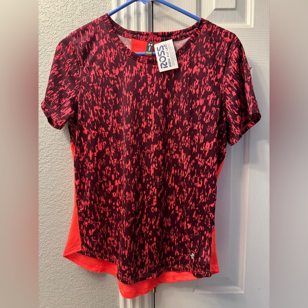 Under Armour Women’s Short Sleeve Athletic Top NWT Red Black Workout Shirt